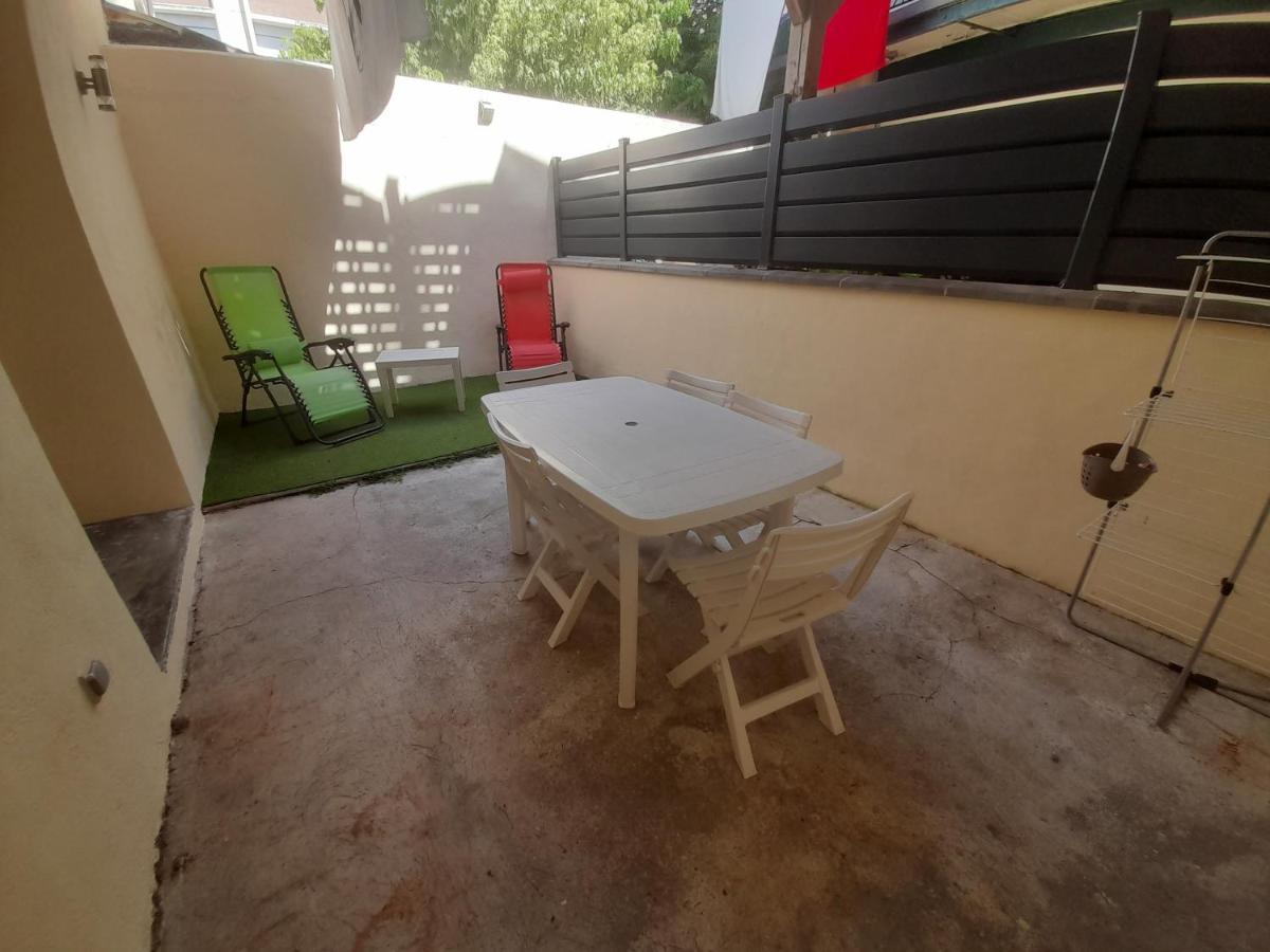 Au 70 Apartment Millau Bagian luar foto